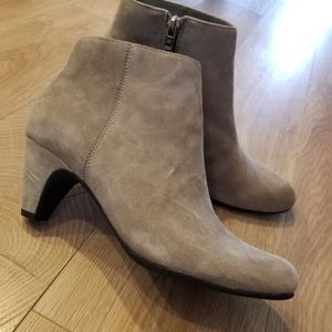 Sam Edelman Suede Ankle Boot Size 7 NWOT